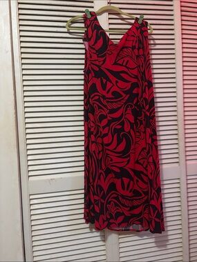 Hilo Hattie’s Red & Black Tropical Print V-Neck Maxi Dress